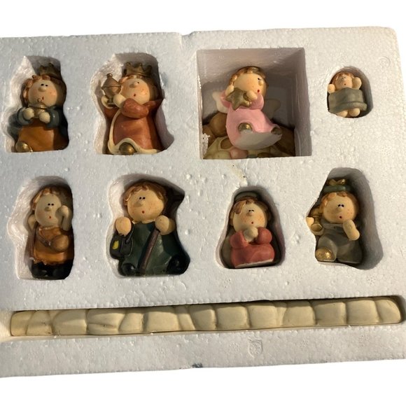 Nativity set 8 Piece Ceramic porcelain Christmas Lighted Whimsical Children - Picture 14 of 14